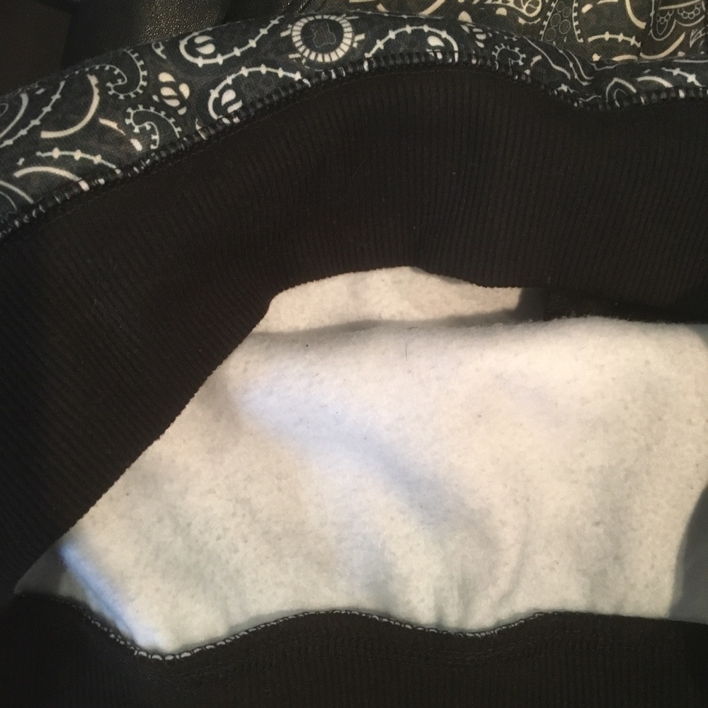 Entree Crow Crewneck Black Paisley - Sz Medium - Picture 10 of 10